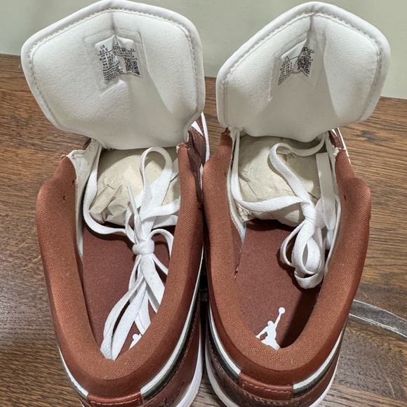 Jordan 1 Low Men's White and Dark Brown Sneakers - Picture 5 of 7